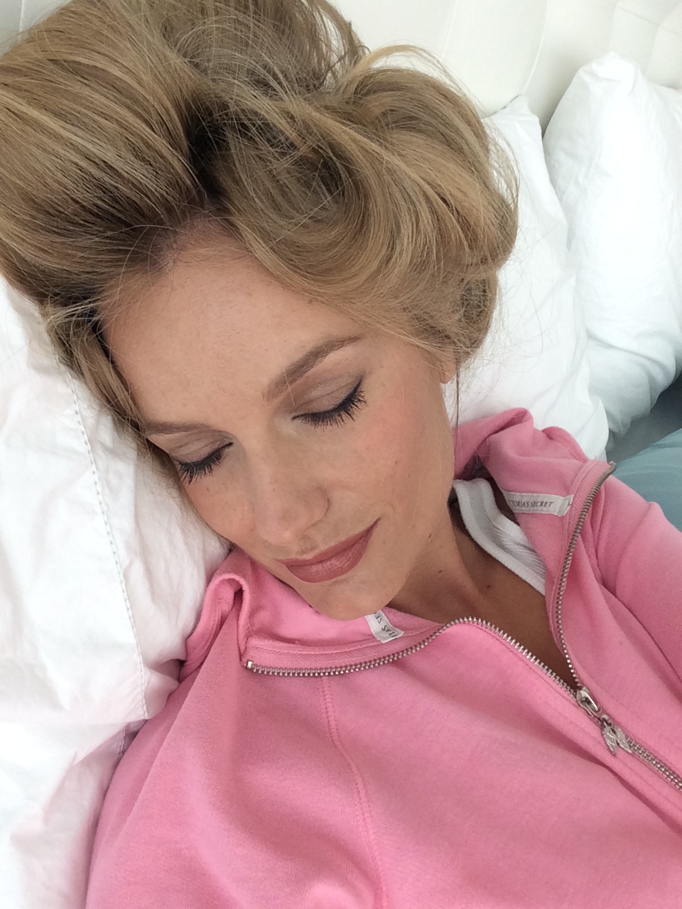 "Renata Zanchi - Taking a nap on set between one shot and the other. "